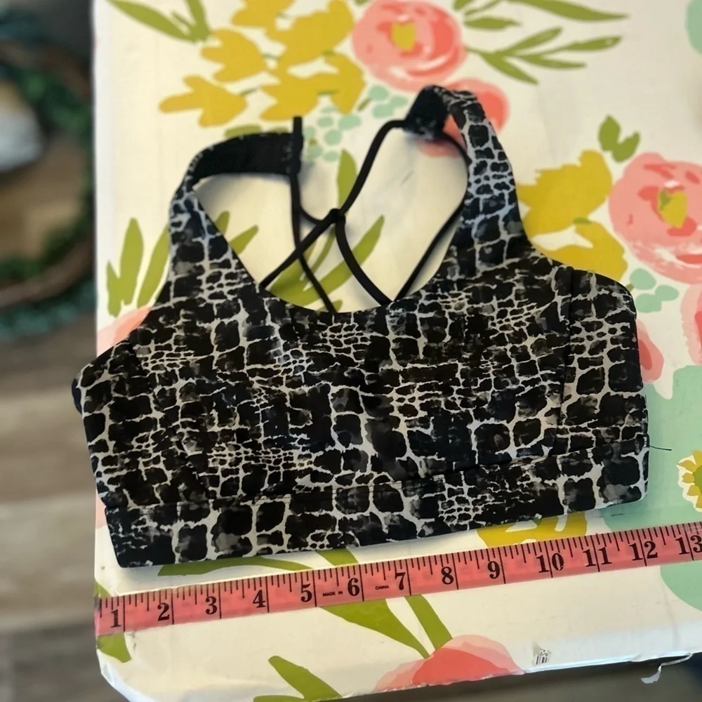 Soul size small black and white strappy sports bra